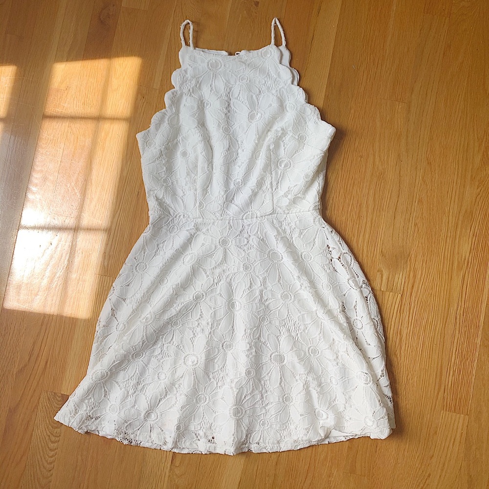 White Scalloped Daisy Dress